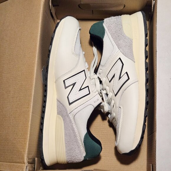 Brand New New Balance Women's 574 Shoes - Classic, Cushioned, Versatile - Picture 4 of 9